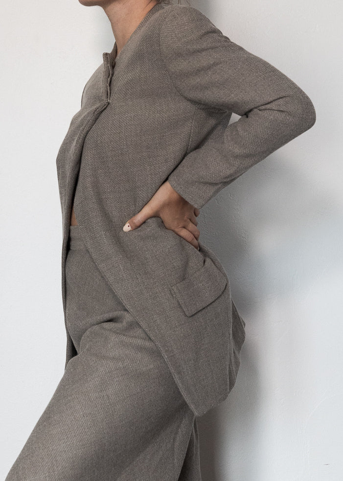 
            
                Load image into Gallery viewer, Designer Unique Gray Pant Suit
            
        
