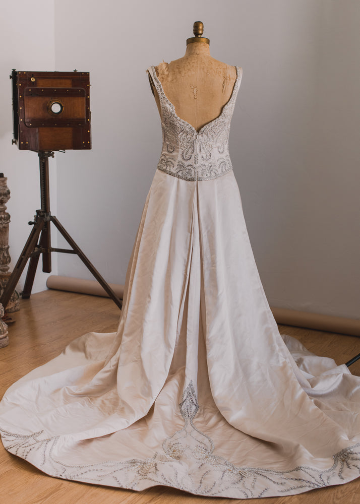 
            
                Load image into Gallery viewer, Luxury Satin with Victorian Beading Wedding Dress
            
        