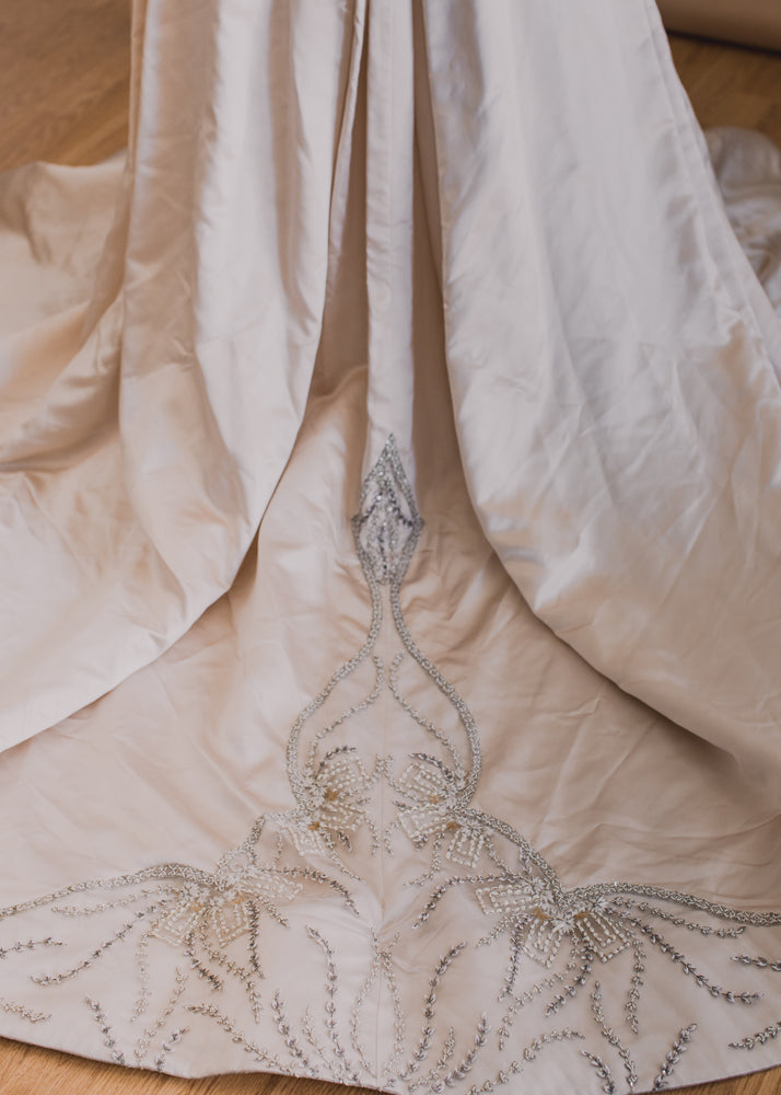 
            
                Load image into Gallery viewer, Luxury Satin with Victorian Beading Wedding Dress
            
        